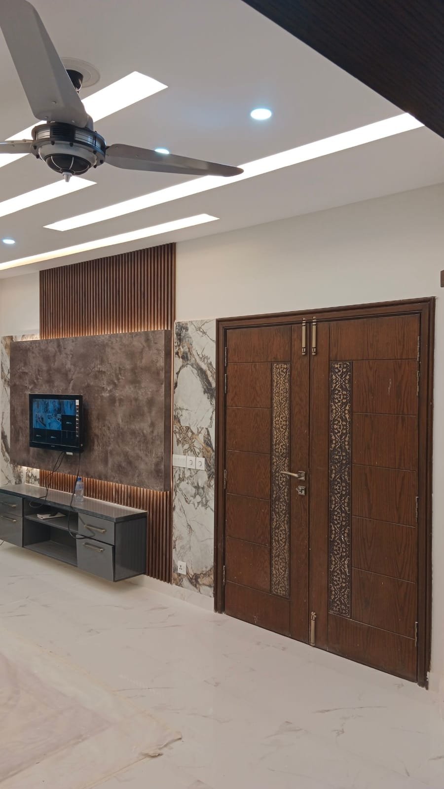 Dining Hall Crown Molding & Paint Finishing